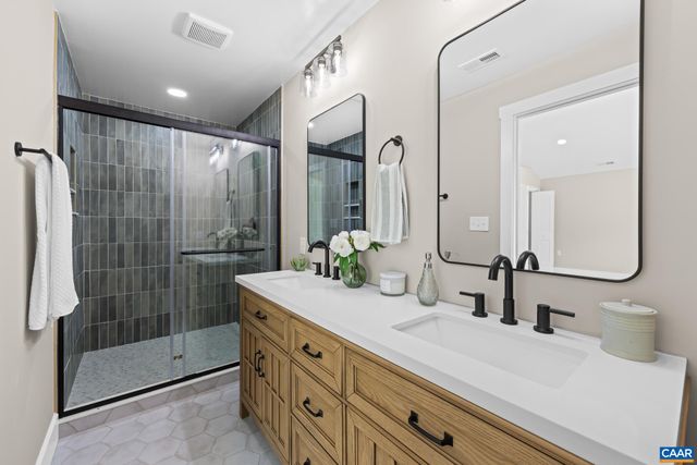 2155 THOMAS JEFFERSON DR, Charlottesville, VA 22902
