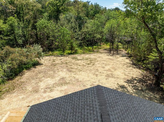 2155 THOMAS JEFFERSON DR, Charlottesville, VA 22902