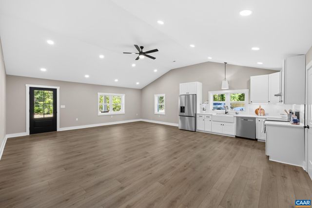 2155 THOMAS JEFFERSON DR, Charlottesville, VA 22902