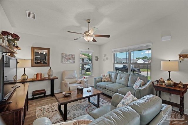 5116 Carmell Ridge Cir, Milton, FL 32570