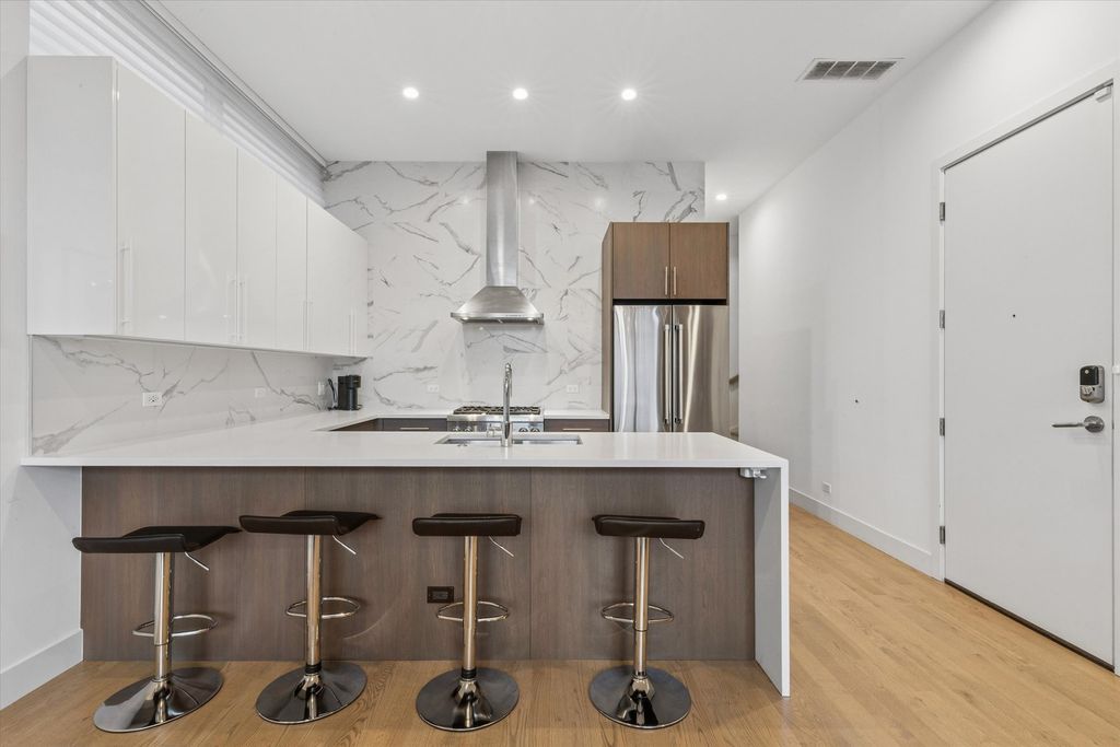 826 N Marshfield Avenue 3S, Chicago, IL 60622 — photo 5