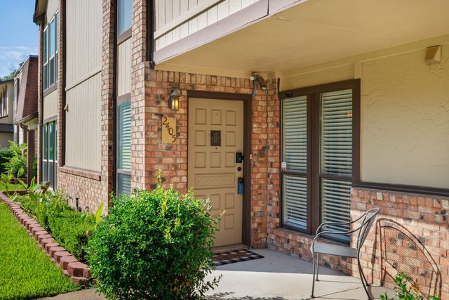 2405 Long Ridge Lane, Arlington, TX 76014