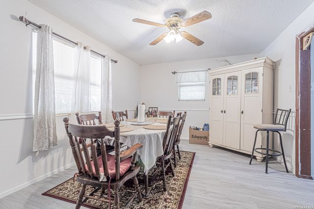 10805 Hollowell Rd, Atascosa, TX 78002