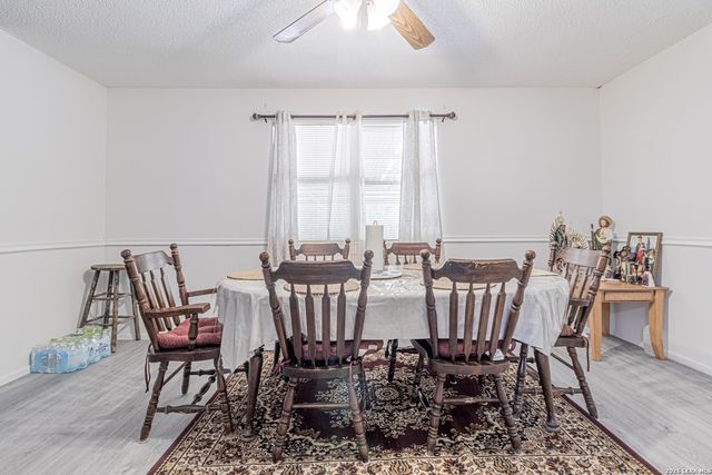 10805 Hollowell Rd, Atascosa, TX 78002