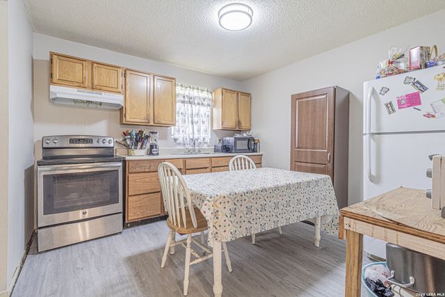 10805 Hollowell Rd, Atascosa, TX 78002