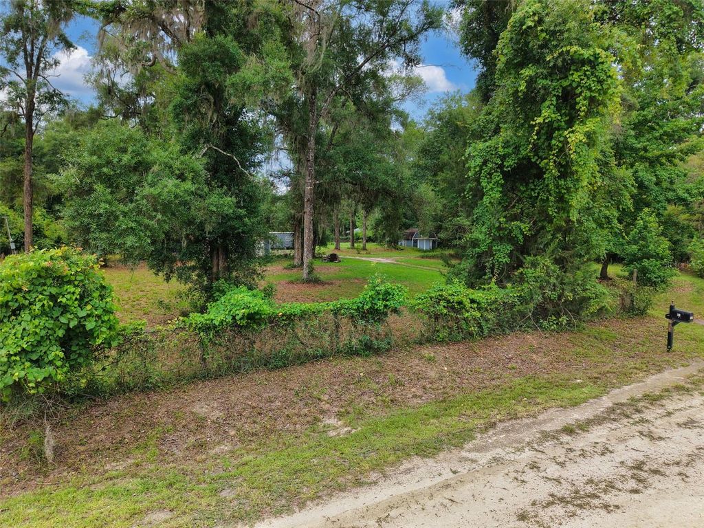 Image 2 of property listing at 109 NE 194TH AVENUE, Old Town, FL 32680