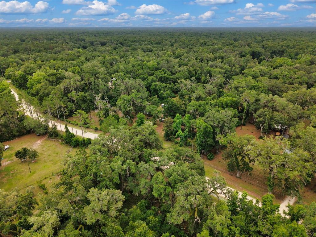 Image 11 of property listing at 109 NE 194TH AVENUE, Old Town, FL 32680