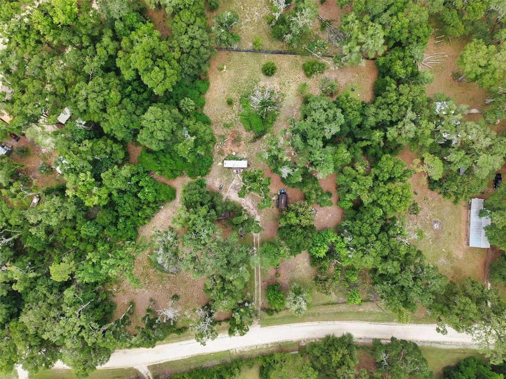 Image 17 of property listing at 109 NE 194TH AVENUE, Old Town, FL 32680