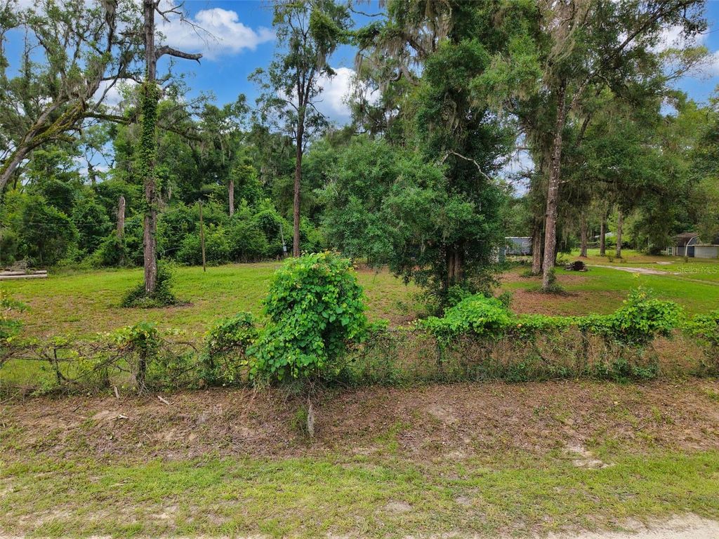Image 18 of property listing at 109 NE 194TH AVENUE, Old Town, FL 32680