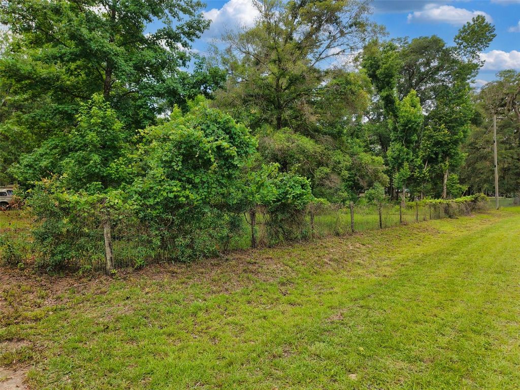 Image 20 of property listing at 109 NE 194TH AVENUE, Old Town, FL 32680