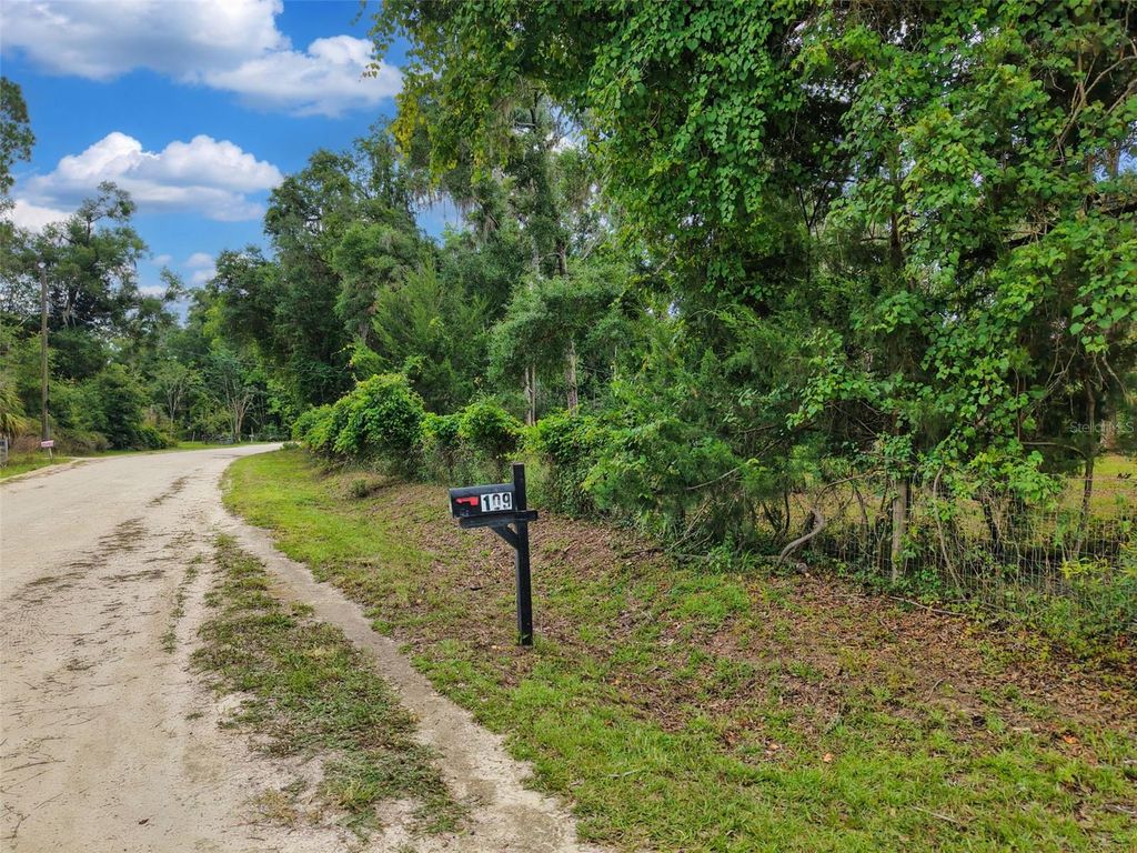 Image 3 of property listing at 109 NE 194TH AVENUE, Old Town, FL 32680
