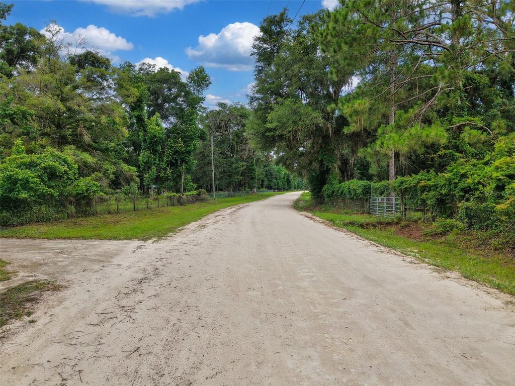 Image 4 of property listing at 109 NE 194TH AVENUE, Old Town, FL 32680