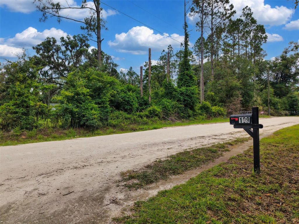 Image 5 of property listing at 109 NE 194TH AVENUE, Old Town, FL 32680