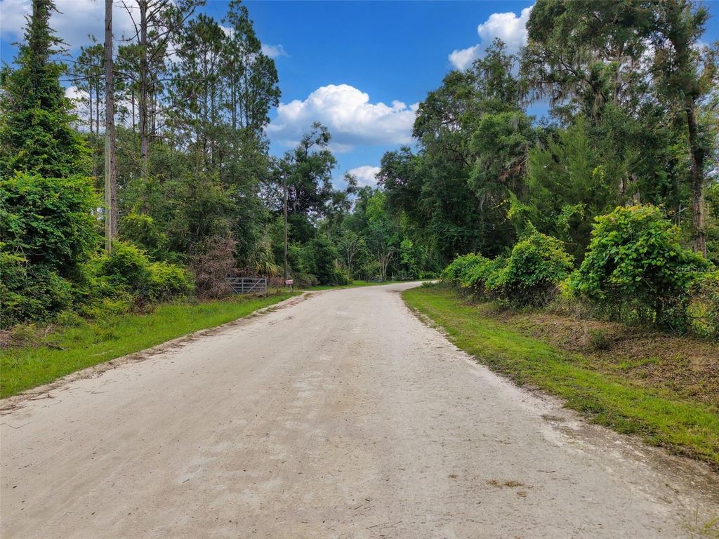 Image 6 of property listing at 109 NE 194TH AVENUE, Old Town, FL 32680