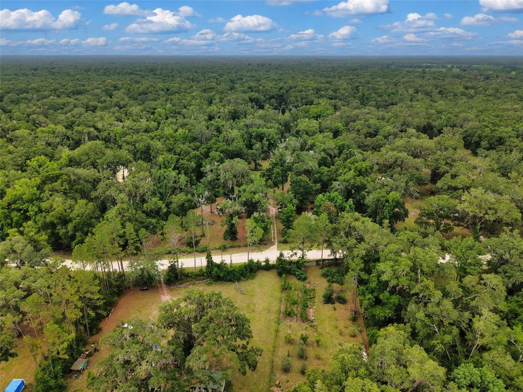 Image 7 of property listing at 109 NE 194TH AVENUE, Old Town, FL 32680