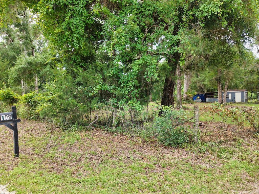 Image 9 of property listing at 109 NE 194TH AVENUE, Old Town, FL 32680