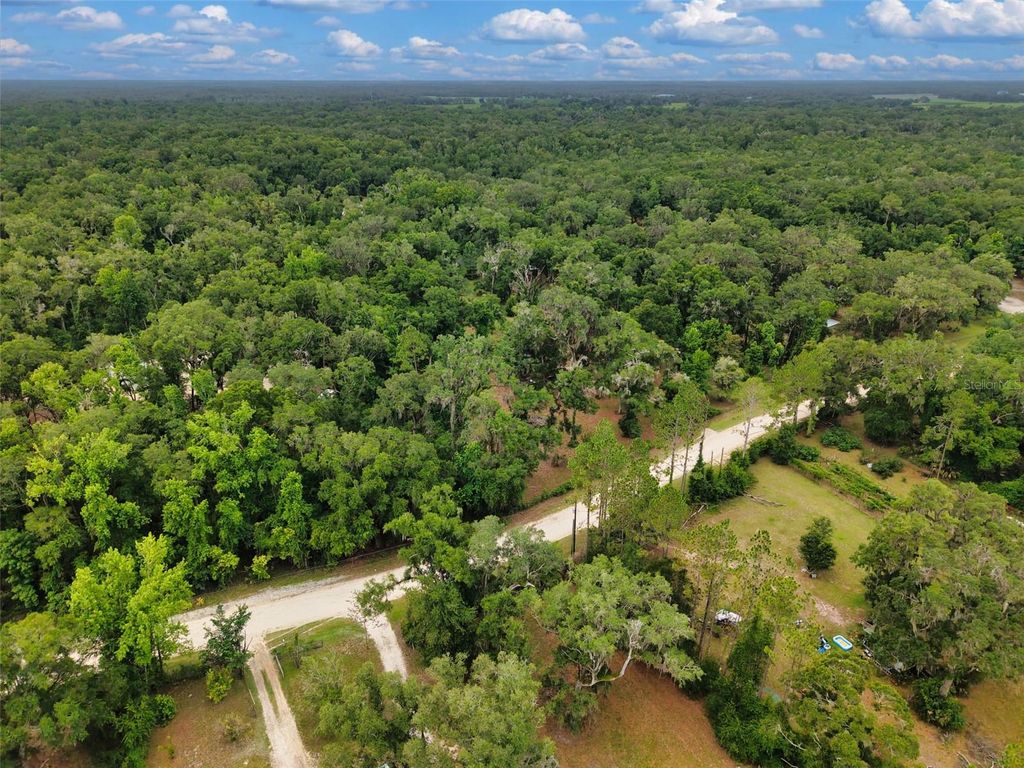 Image 10 of property listing at 109 NE 194TH AVENUE, Old Town, FL 32680