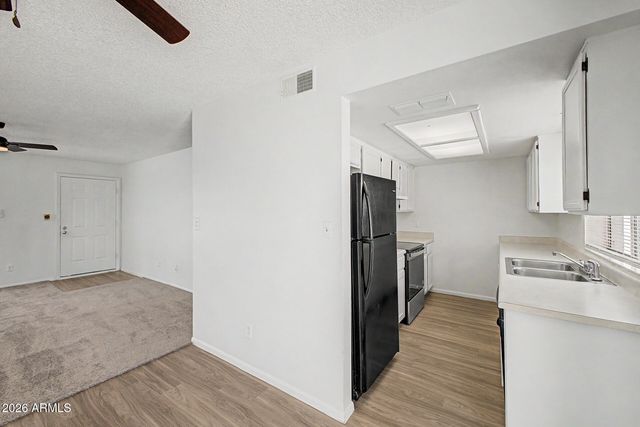 10719 W VISTA Avenue, Glendale, AZ 85307