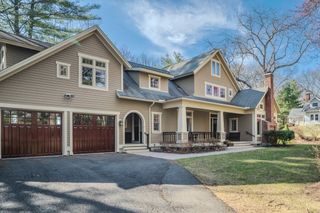 60 Red Gate Ln, Amherst, MA 01002