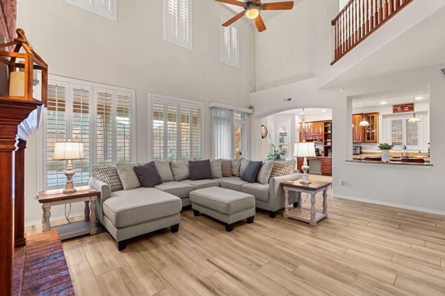 1917 Paseo De La Villa SE, Rio Rancho, NM 87124