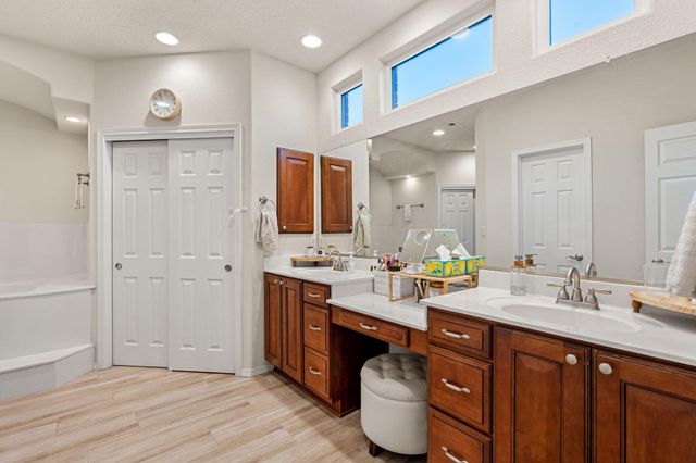 1917 Paseo De La Villa SE, Rio Rancho, NM 87124