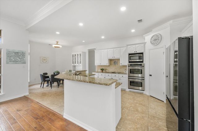 504 Bridlewood N, Colleyville, TX 76034