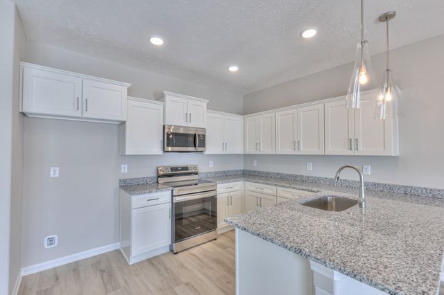 23 Hardwood Rd, Tullahoma, TN 37388