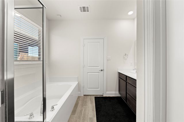 11017 Los Alamos Drive, Aubrey, TX 76227