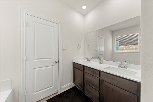 11017 Los Alamos Drive, Aubrey, TX 76227