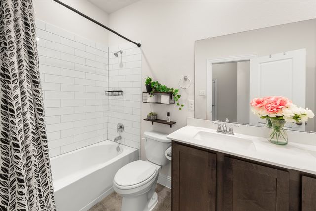 11017 Los Alamos Drive, Aubrey, TX 76227