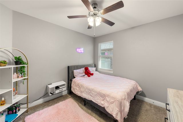 11017 Los Alamos Drive, Aubrey, TX 76227