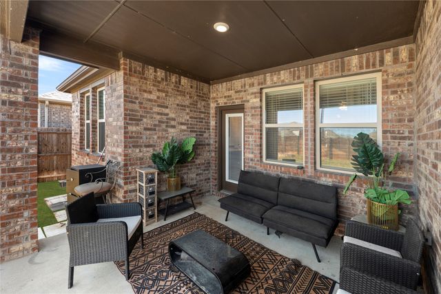 11017 Los Alamos Drive, Aubrey, TX 76227