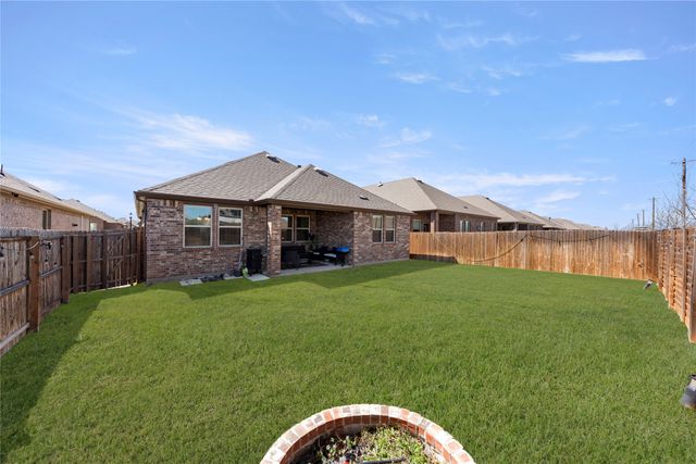 11017 Los Alamos Drive, Aubrey, TX 76227