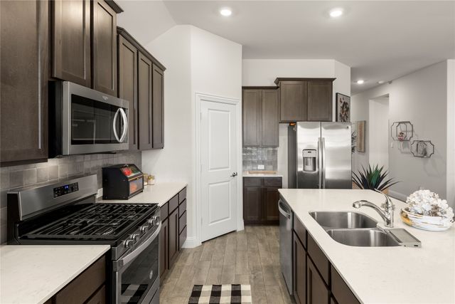 11017 Los Alamos Drive, Aubrey, TX 76227