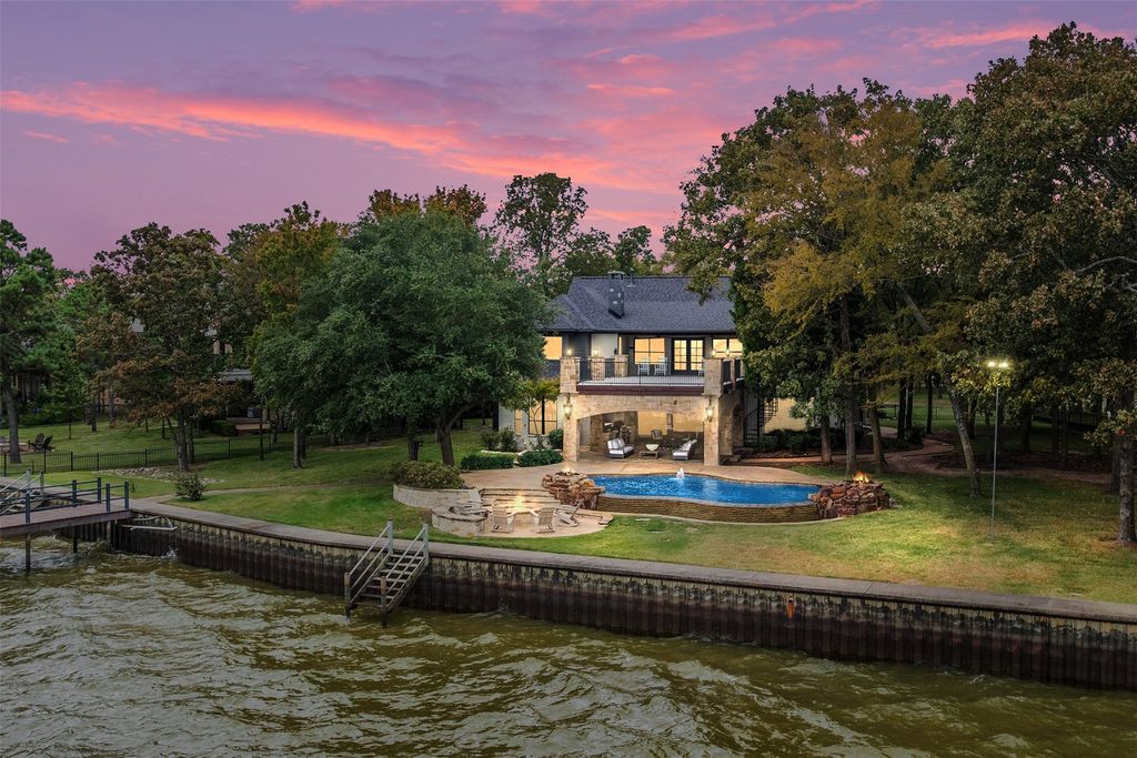 130 Diamond Point Drive, Mabank, TX 75156