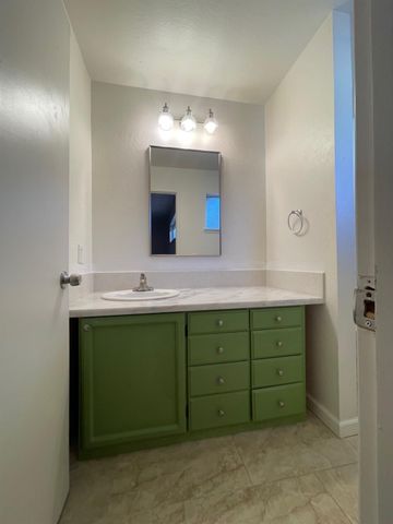 581 Haines Rd, Auburn, CA 95602