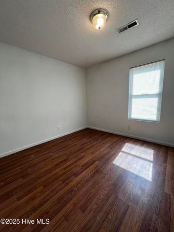 3720 Prices Lane, Wilmington, NC 28405