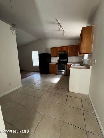 3720 Prices Lane, Wilmington, NC 28405