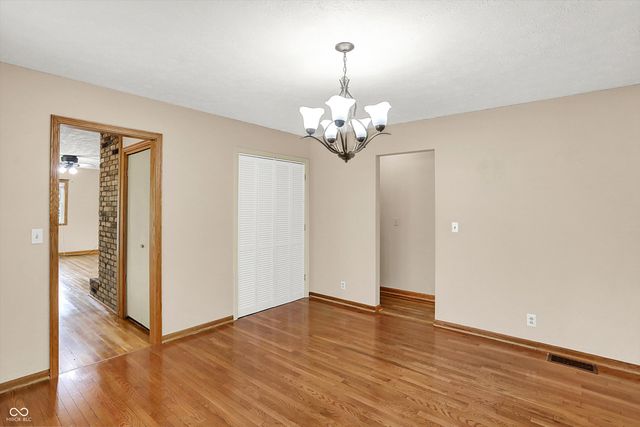 1578 Edgehill Road, Shelbyville, IN 46176