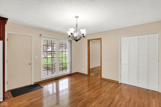 1578 Edgehill Road, Shelbyville, IN 46176