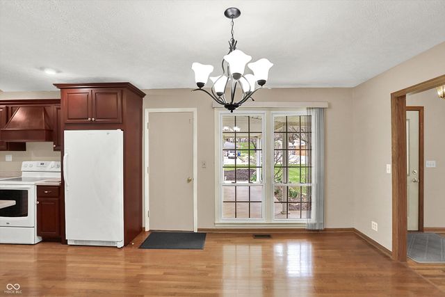 1578 Edgehill Road, Shelbyville, IN 46176