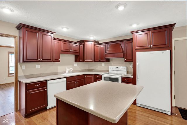 1578 Edgehill Road, Shelbyville, IN 46176