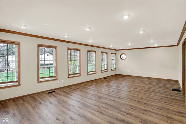 1578 Edgehill Road, Shelbyville, IN 46176