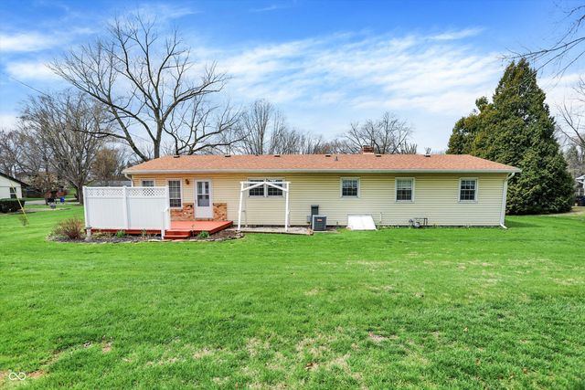 1578 Edgehill Road, Shelbyville, IN 46176