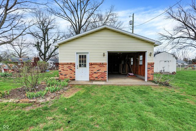 1578 Edgehill Road, Shelbyville, IN 46176