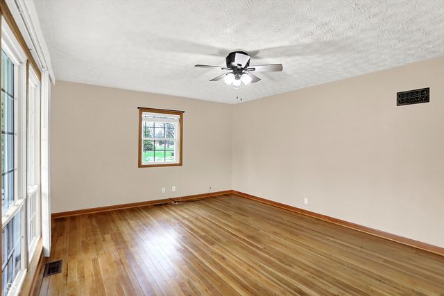 1578 Edgehill Road, Shelbyville, IN 46176