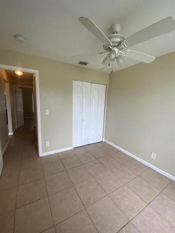 820 14th Street 2, West Palm Beach, FL 33401