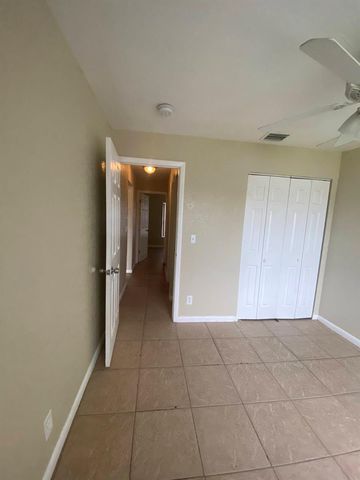 820 14th Street 2, West Palm Beach, FL 33401