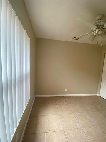820 14th Street 2, West Palm Beach, FL 33401