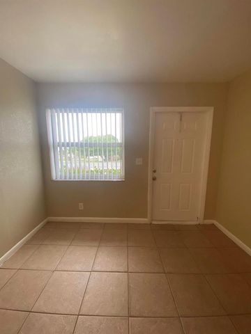 820 14th Street 2, West Palm Beach, FL 33401
